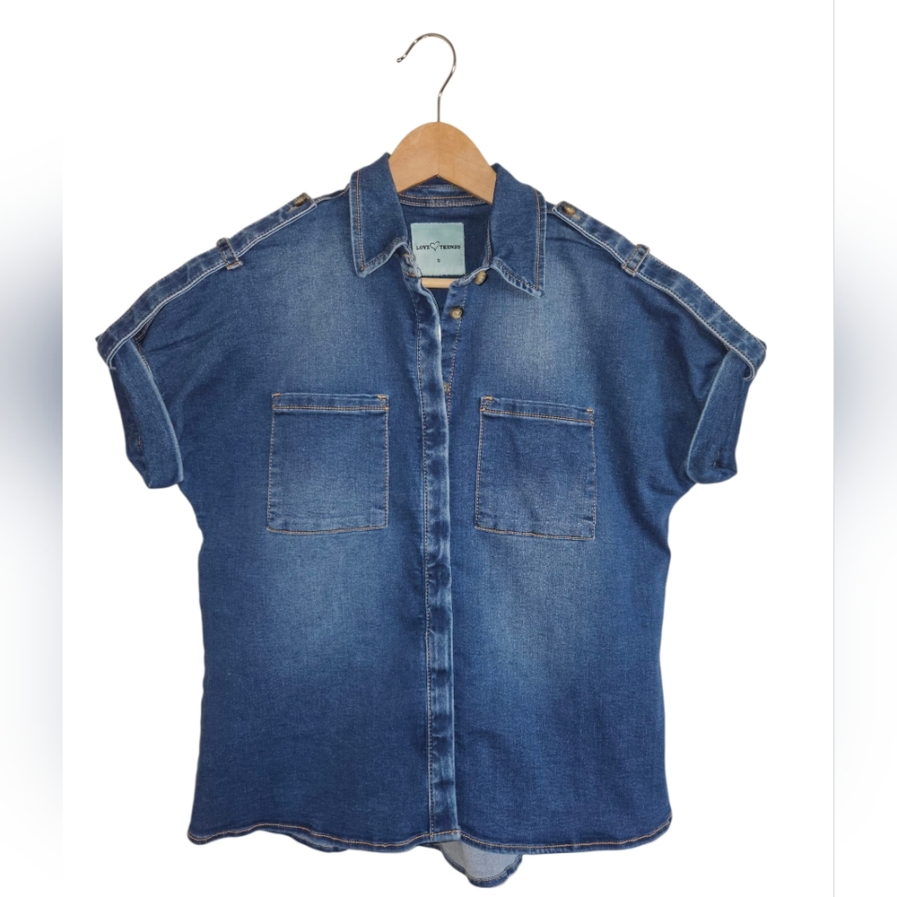 Love Trends Button-down Relaxed Fit Denim Shirt Size S NEW
